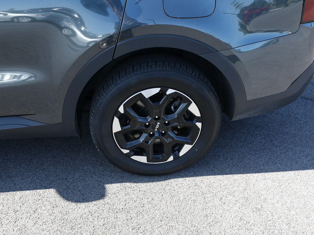 Used 2024 Kia Sorento S AWD/4WD image 4