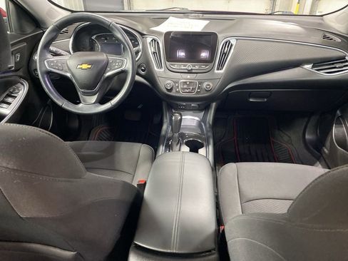 Used 2018 Chevrolet Malibu LT image 17