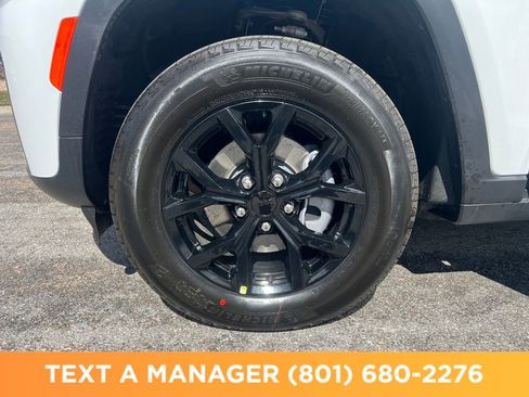 New 2026 Jeep Grand Cherokee Altitude AWD/4WD image 26