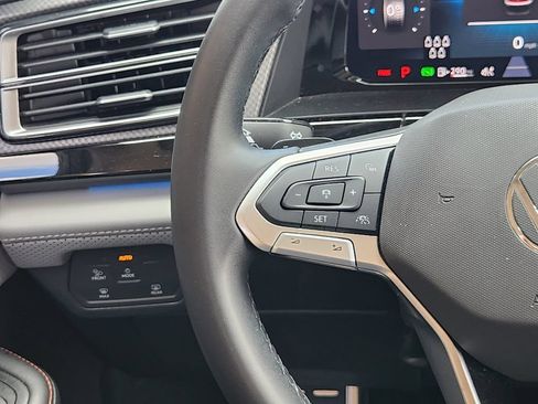 Used 2024 Volkswagen Atlas Peak Edition SE AWD/4WD image 29