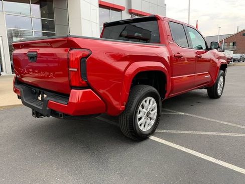 Used 2025 Toyota Tacoma SR5 AWD/4WD image 3