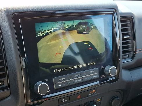 Used 2024 Nissan Frontier PRO-4X image 18