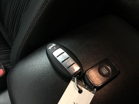 Used 2017 Nissan Sentra SV image 10