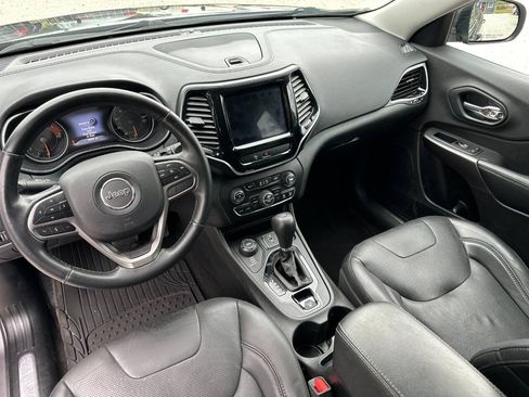 Used 2019 Jeep Cherokee Limited AWD/4WD image 13