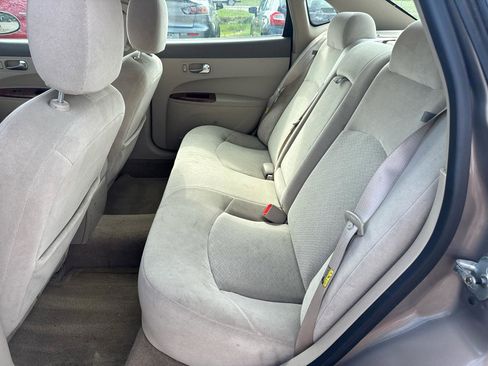 Used 2006 Buick LaCrosse CX FWD image 11