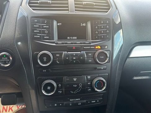 Used 2017 Ford Explorer XLT AWD/4WD image 26