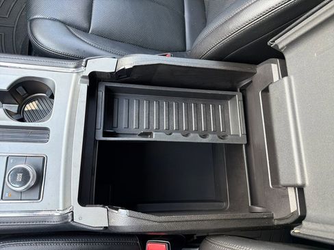Used 2018 Ford Expedition Max XLT w/ Equipment Group 202A AWD/4WD image 40