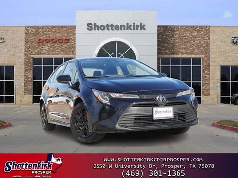 Used 2023 Toyota Corolla LE image 1