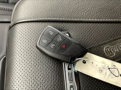 Used 2025 GMC Sierra 2500 Denali w/ Denali Reserve Package image 33