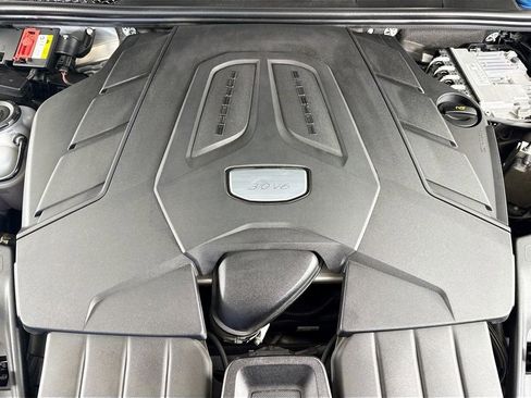 Used 2020 Porsche Cayenne image 29