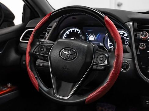 Used 2018 Toyota Camry XLE FWD image 17