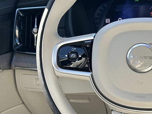 New 2026 Volvo XC90 T8 Ultra w/ Protection Package Premier image 8