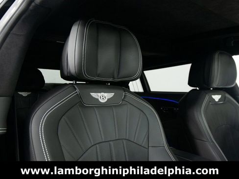 Used 2024 Bentley Flying Spur V8 image 36