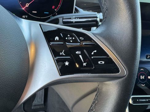 Used 2024 Mercedes-Benz GLC 300 4MATIC image 29