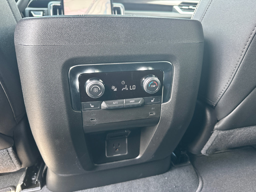 Used 2026 GMC Yukon Elevation RWD image 22