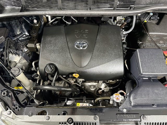 Used 2020 Toyota Sienna XLE w/ XLE Navigation Package AWD/4WD image 38
