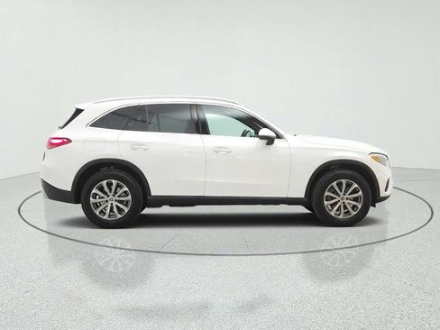 Used 2024 Mercedes-Benz GLC 300 image 4