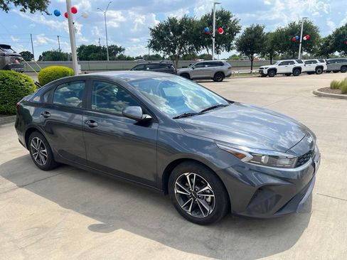 Used 2024 Kia Forte LXS FWD image 17