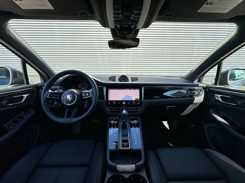 Used 2026 Porsche Macan AWD/4WD image 6