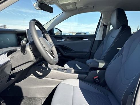 New 2026 Volkswagen Tiguan SE FWD image 11