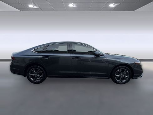 Used 2025 Honda Accord EX-L image 8