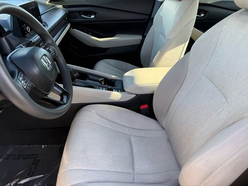 Used 2025 Honda Accord SE image 13
