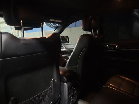 Used 2019 Jeep Grand Cherokee Limited image 11