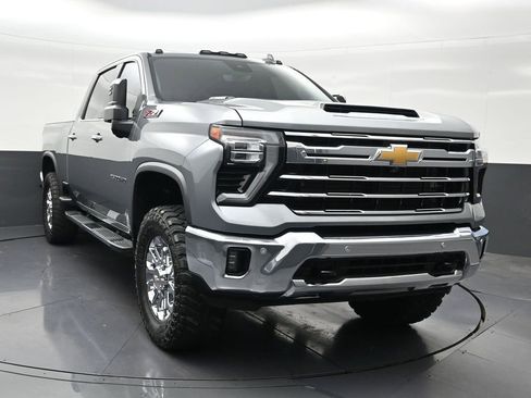 Used 2024 Chevrolet Silverado 2500 LTZ w/ LTZ Premium Package AWD/4WD image 8