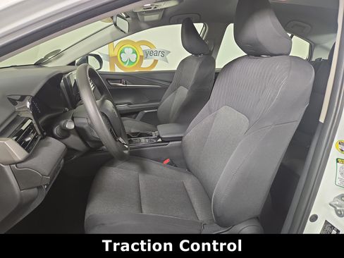 Used 2025 Toyota Camry LE FWD image 11