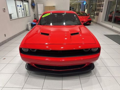 Used 2015 Dodge Challenger R/T Scat Pack w/ Scat Pack Appearance Package image 2