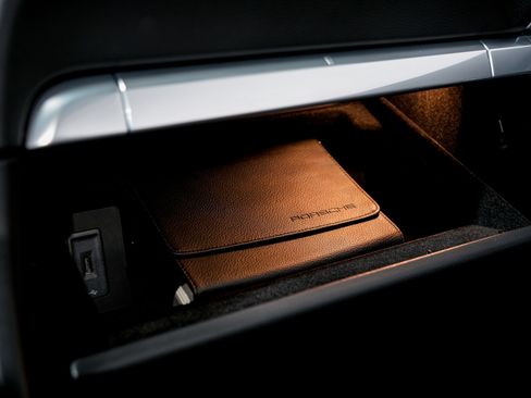 Used 2018 Porsche 911 Carrera 4S image 17