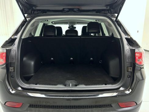 Used 2022 Jeep Compass Limited image 21