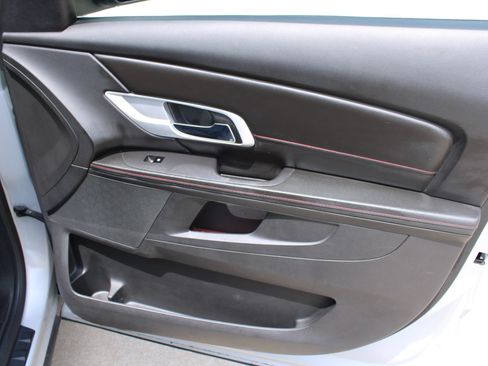 Used 2010 GMC Terrain SLE FWD image 22