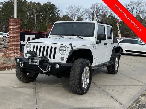 Used 2015 Jeep Wrangler Unlimited Sahara w/ Connectivity Group image 3