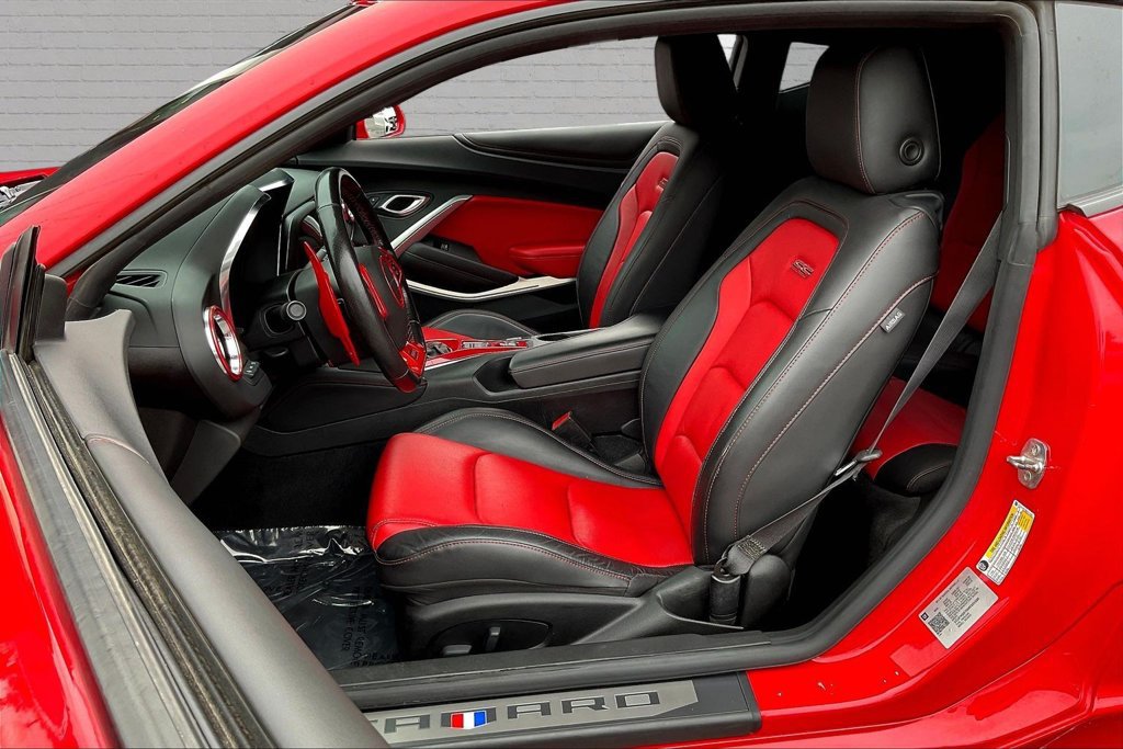 Used 2021 Chevrolet Camaro SS RWD image 19