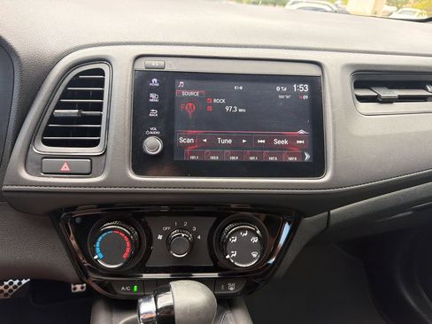 Used 2021 Honda HR-V Sport image 28