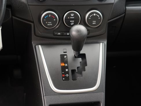Used 2014 MAZDA MAZDA5 Sport FWD image 22