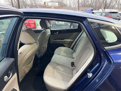 Used 2017 Kia Optima LX w/ Convenience Plus Package image 9