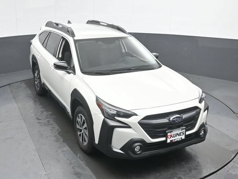 Used 2025 Subaru Outback Premium AWD/4WD image 34