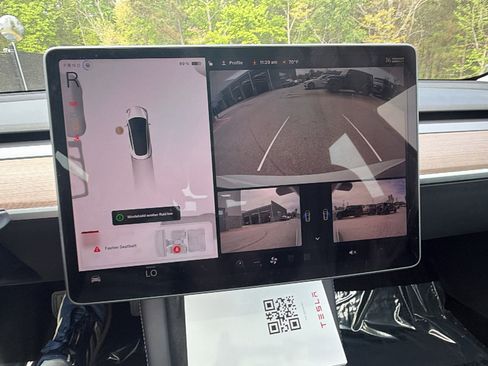 Used 2023 Tesla Model 3 Standard Range image 30