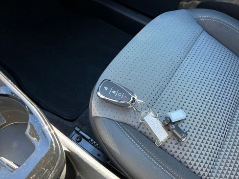 Used 2025 Chevrolet Trax LT image 22