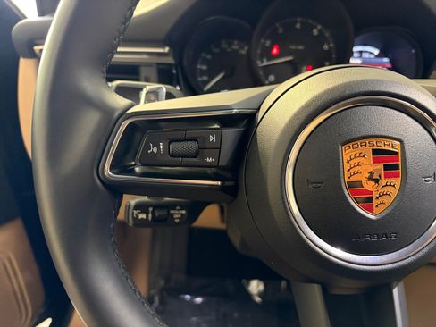 Certified 2026 Porsche Macan AWD/4WD image 37