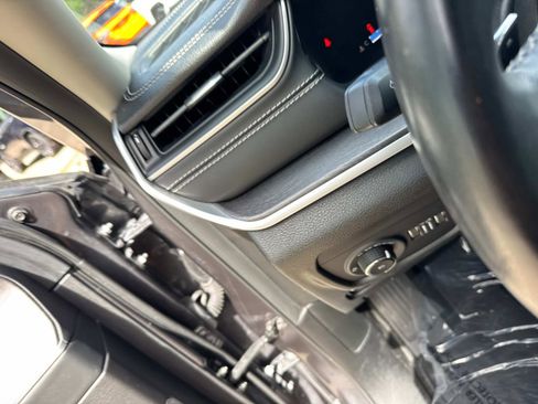 Used 2022 Jeep Grand Cherokee Limited AWD/4WD image 31