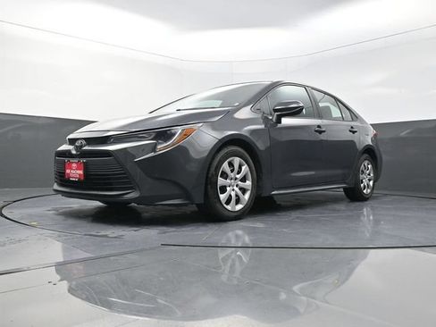 Certified 2024 Toyota Corolla LE FWD image 33