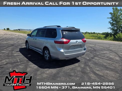 Used 2020 Toyota Sienna LE FWD image 6