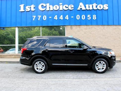 Used 2018 Ford Explorer XLT w/ Equipment Group 201A image 7