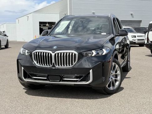 Used 2026 BMW X5 xDrive50e AWD/4WD image 3