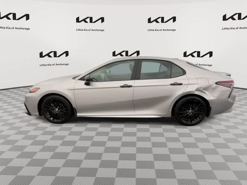 Used 2021 Toyota Camry SE AWD/4WD image 5
