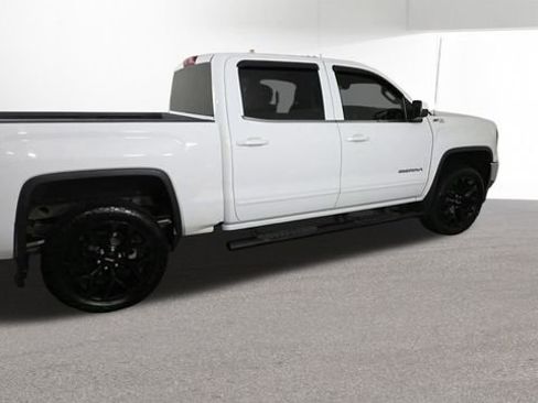 Used 2017 GMC Sierra 1500 SLE image 10