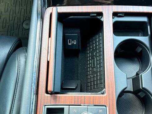Used 2023 Lincoln Navigator Reserve AWD/4WD image 28